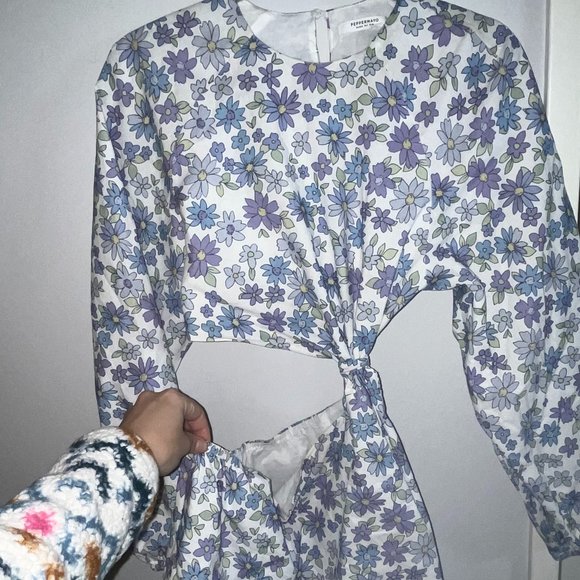 Blue Flower Dress w/ Cutout - Picture 2 of 4